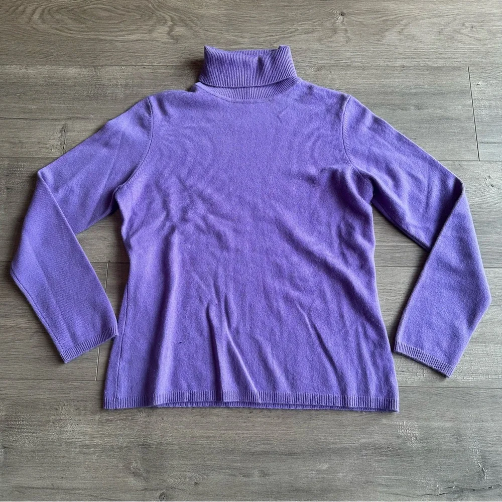 EUC Charter Club Purple Cashmere Turtleneck Sweater - size medium
